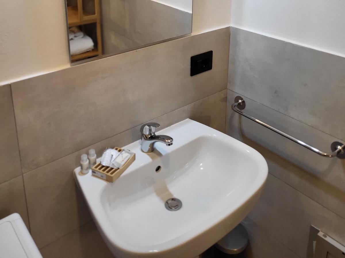 Ferienwohnung Rifugio In Citta Modena Exterior foto